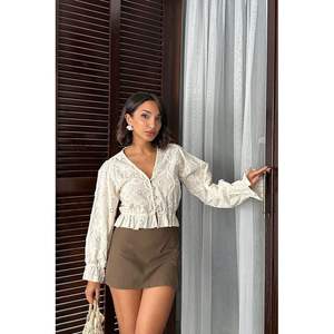 Chemisiers brodés pour femmes Topshow avec fermeture boutonnée - Vente en gros - Product Image 4