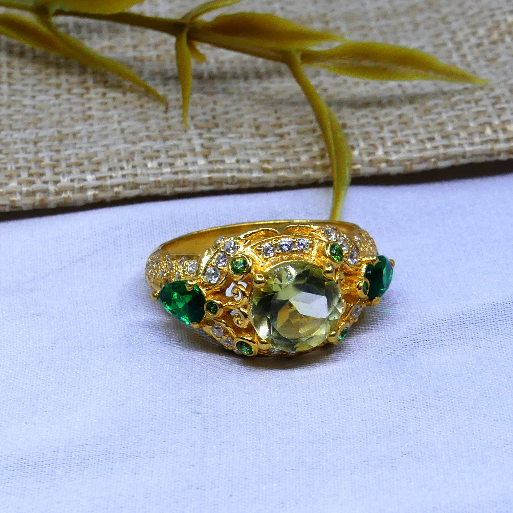 สีเหลือง