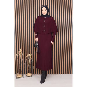 Ensemble deux pièces bordeaux : Cape boutonnée et robe en maille avec hijab sans col en tissu côtelé - Product Image 4