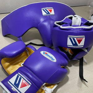 Guantes de Boxeo de Piel Genuina de Alta Calidad, Color Morado Dorado, Diseño Ligero que Absorbe la Humedad, Personalizables para Cabeza/Ingle - Product Image 1