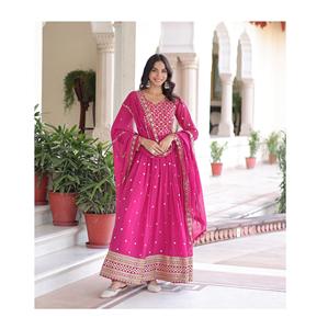 Vestido Anarkali de Alta Demanda con Bordado de Lentejuelas, Último Modelo para Fiestas a un Precio Accesible - Product Image 1