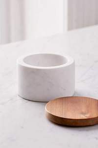 Fabricant de sucriers et de pots en marbre massif de forme ronde avec couvercle en bois sucriers de cuisine de style nouveau standard - Product Image 2