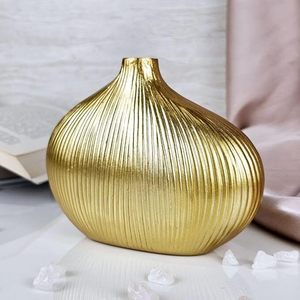Gold Flower <b>Vase</b> a Beautiful Fusion of Artistry and Texture for Elegant Floral Arrangements - Product Image 5