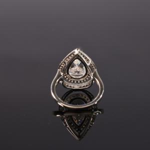 Nuevo anillo de diamantes de moissanita de diseño moderno con anillo de compromiso de estilo hip hop disponible a un precio asequible - Product Image 3