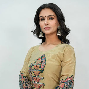 Último Diseño de Salwar Kameez de Seda Jacquard Banarasi con Dupatta, Creación Neeta, Secado Rápido, Corte Regular, Alta Demanda, Exclusivo, Hecho a Mano - Product Image 1