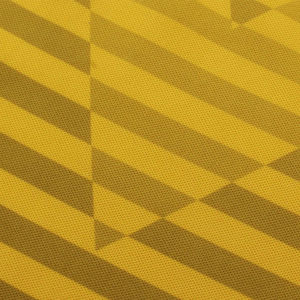 Conjunto clásico de uniforme de fútbol diseñado para brindar comodidad, resistencia y libertad de movimiento, ideal para atletas durante partidos y entrenamientos. - Product Image 4