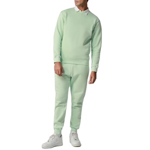 Ensemble sweat-shirt et jogging pour homme, conçu pour le confort et des performances durables - Product Image 1