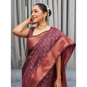 Magnifique sari en soie douce tissée de couleur marron avec un chemisier pour les festivals et les mariages - Product Image 6