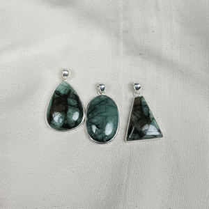 Esmeralda cabujón piedra preciosa 925 plata esterlina Collet hecho a mano diseñador venta al por mayor forma ovalada colgante joyería PP-36 - Product Image 6