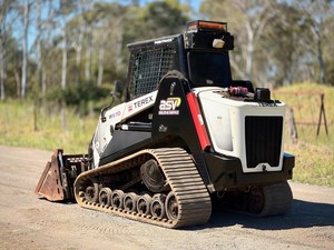 Chargeuse compacte sur pneus TEREX PT70 d'occasion 2015, grande capacité, moteur Yanmar EPA/EU 5, garantie 4 ans, moteur et pompe à haute efficacité. - Product Image 4