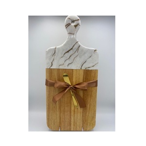 Tabla de cortar de madera y resina pulida con acabado de grado alimenticio adecuada para la preparación diaria de comidas y aperitivos - Product Image 5