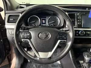 Toyota Highlander XLE 2017 - Product Image 2