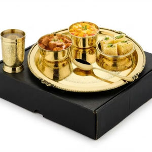 Ensemble de vaisselle en laiton de qualité supérieure, 6 pièces, gravé, authentique, indien, pour offrir en cadeau, ensemble de thali/assiettes en laiton pur - Product Image 1