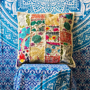 Boho Throw Pillow "Kutch" Patchwork Funda de cojín hecha de textiles indios vintage Hippie Throw Fundas De Almohada hechas a mano - Product Image 2