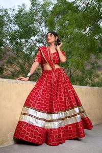 Lehenga Choli de Moda para Navratri, Diseño Tradicional Elegante, Colorido, de Rayón, Ideal para Fiestas, Perfecto para las Noches de Dandiya y Bodas - Product Image 3