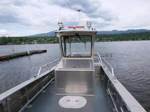 Navire <span class=keywords><strong>de</strong></span> lutte contre l'incendie en aluminium Catamaran <span class=keywords><strong>Bateau</strong></span> <span class=keywords><strong>de</strong></span> travail <span class=keywords><strong>Bateau</strong></span> <span class=keywords><strong>de</strong></span> patrouille contre l'incendie avec pilote et capacité <span class=keywords><strong>de</strong></span> chargement <span class=keywords><strong>Bateau</strong></span> à rames - Product Image 4