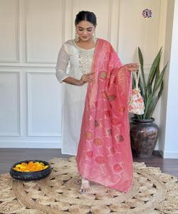 Travail de broderie dupatta haut bas festif musulman noir pour ensemble de vêtements de fête de mariage - Product Image 1