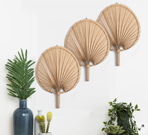 Ventilador artesanal de hojas de palma para compradores ecológicos y minoristas de productos hechos a mano - Product Image 1