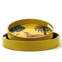 Plateau de service rectangulaire moderne en MDF laqué fait à la main avec motif guépard et palmier, finition brillante décorative jaune