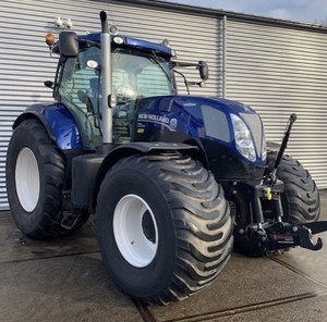 Nuevo modelo de tractor agrícola New Holland. - Product Image 1