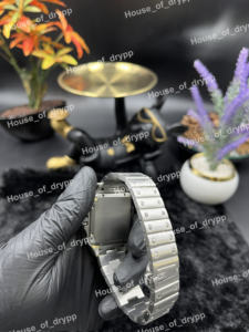 นาฬิกาอัตโนมัติทรงสี่เหลี่ยมสแตนเลสสตีลประดับเพชร VVS Lab Grown บนขอบหน้าปัดสีเขียวโรมัน สไตล์ฮิปฮอปสุดหรู - Product Image 2