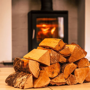 Bois de chauffage naturel bûches de bois dur fendu et séché à haute production de chaleur à faible dégagement de fumée pour poêle cheminée cuisson en gros - Product Image 5