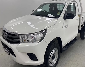 2024 TOYOOTA HILUX PICKUP SR 2.8L Diesel Chassis Single Cab 2dr Spts Auto 6sp 4x2 2.7i RIGHT-HAND <b>DRIVE</b> - Product Image 1