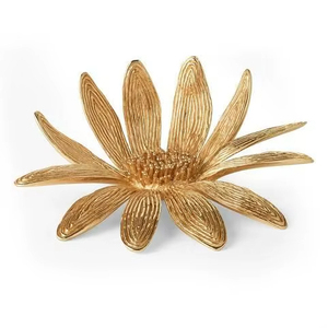 Sculpture en aluminium abstraite extérieure pour pièce maîtresse de cour ajoutant un charme métallique créatif aux zones paysagères - Product Image 1