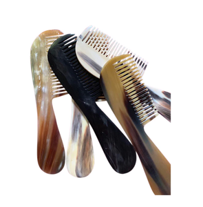 Peigne à cheveux en corne de boeuf vache naturelle Logo personnalisé Voyage Hôtel Personnaliser Emballage Design moderne Peigne en corne Vendeur chaud - Product Image 2
