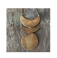 Dernier concepteur beau collier en laiton grande taille en laiton matériel bijoux collier pour les femmes qualité incroyable pour la vente