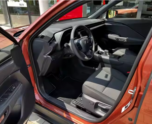 LEXUS LBX SUV d'occasion en excellent état - Product Image 4