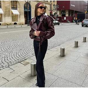 Chaqueta de moto de cuero PU para mujer, abrigo informal de manga larga con cuello Retro para invierno, cierre de cremallera, tejido no tejido transpirable - Product Image 4