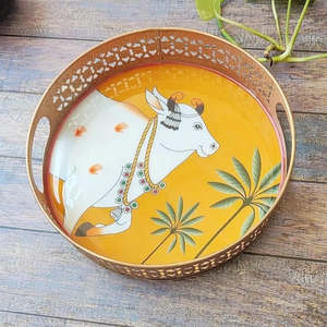 Bandeja de Servicio Cuadrada de Diseño Étnico Indio, Moderna, con Arte de Vaca, de Metal con Recubrimiento en Polvo Decorativo, Ecológico y Hecho a Mano, con Color Personalizado - Product Image 1