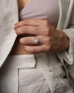 แหวนหมั้นเพชร CZ รัศมีสีขาวทรงกลม8มม. ชุบทองเงินเครื่องประดับแต่งงานแบบคลาสสิกสำหรับเจ้าสาว - Product Image 4