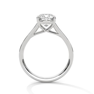 Anillo Solitario de Moissanita de Corte Cojín de 2.0ct con Banda Pavé en Plata de Ley 925 - Product Image 5