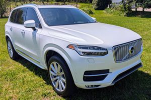 สภาพดีเยี่ยม รถมือสอง ปี 2017 วอลโว่ XC90 T6 Inscription - Product Image 1