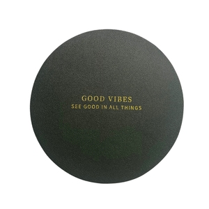 Sous-verre rond en cuir souple avec logo imprimé sur mesure - Product Image 4