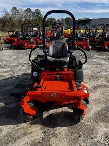 Tondeuse autoportée Kubota Z242 2025 – Excellent outil de jardin avec moteur 2 temps de 196 cm³ de qualité industrielle et cylindrée de 58 V - Product Image 3