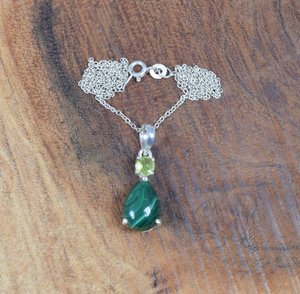 Collar con Colgante de Peridoto y Malaquita, Plata de Ley 925, Joyería de Piedras Preciosas Hecha a Mano, Regalo Elegante para Mujer - Product Image 5