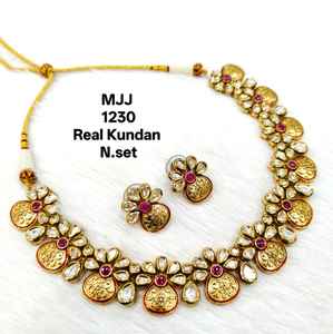 Ensemble de colliers de mariée Kundan de designer indien pour mariages, fiançailles et anniversaires fabriqués à un prix - Product Image 1