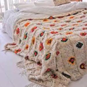 Couverture marocaine faite à la main, authentique artisanat berbère, couverture douce tissée à motifs tribaux, décoration d'intérieur, cadeau - Product Image 1