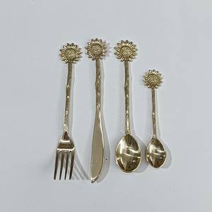 Customize Logo Brass <b>Star</b> Moon Designer Ribbed Handle Gold Cutlery Set include Spoon Fork and Knife - Product Image 5