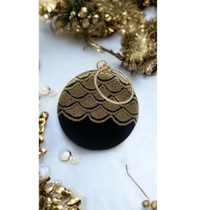 Sac à main rond de luxe pour femmes avec finition luxueuse et design élégant, parfait pour transporter des objets essentiels lors d'un rassemblement haut de gamme - Product Image 1