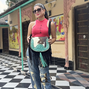 กระเป๋าถือหนังวัวแท้ แต่งพู่ห้อย ลายฉลุ ขอบสีเทอร์ควอยซ์ สไตล์ตะวันตก โบฮีเมียน กระเป๋าสะพายข้างสำหรับผู้หญิง - Product Image 1