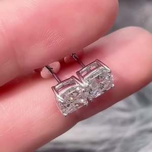 Pendientes de Diamante Cultivado en Laboratorio, Corte Cojín, 4 Puntas, Certificados por IGI, Color EF, Claridad VS, Oro 10k/14k/18k/Platino - Product Image 5