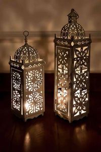 Juego de Faroles Marroquíes de Metal Hechos a Mano, Diseño Elegante de Calado, Brillo Cálido Ambiental, Perfecto para Decoración de Ramadán, Hogar y Regalos - Product Image 5