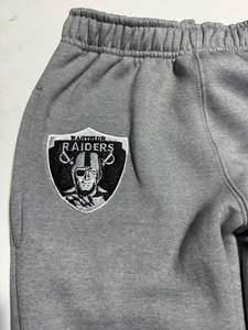 2025 chaqueta de lana pesada de invierno de talla grande estilo Letterman costillas bordadas botones de acero mangas de cuero oveja cálido motorista - Product Image 3