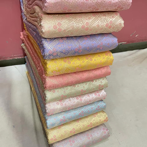 Tissu jacquard brocart à motif audacieux pour collections de mode de créateurs et rembourrage de meubles élégants en gros - Product Image 1