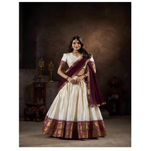 Top qualité Poly coton Chex Zari travail cousu Lehenga avec chemisier et Georgette Dupatta pour mariage et tenue de fête - Product Image 1