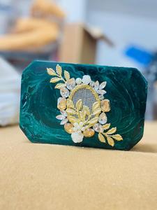 Monederos de resina hechos a medida con adornos de cristal adecuados para tiendas de accesorios de moda y tiendas de proveedores de bolsos de moda - Product Image 3